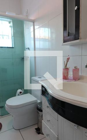 Casa à venda com 220m², 4 quartos e 4 vagasBanheiro Social