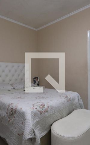 Casa à venda com 220m², 4 quartos e 4 vagasSuíte
