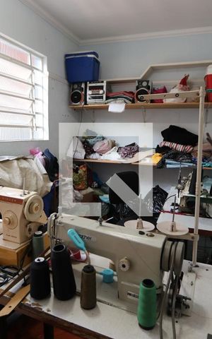 Casa à venda com 220m², 4 quartos e 4 vagasQuarto de Serviço