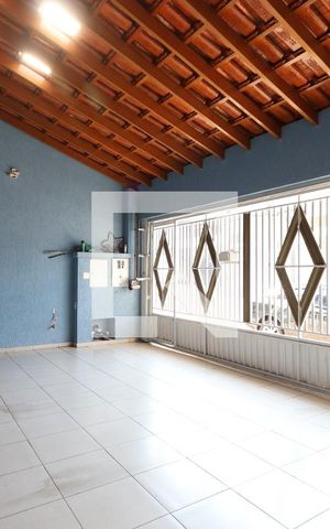 Casa à venda com 220m², 4 quartos e 4 vagasGaragem