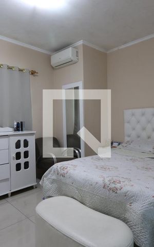 Casa à venda com 220m², 4 quartos e 4 vagasSuíte