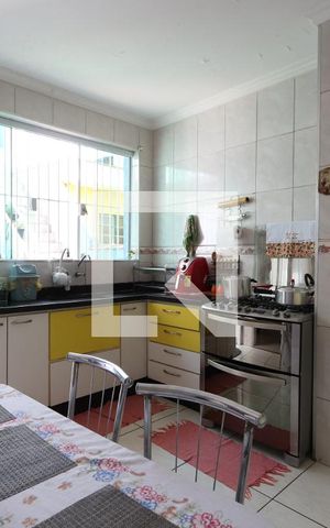 Casa à venda com 220m², 4 quartos e 4 vagasCozinha