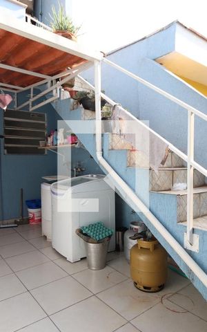 Casa à venda com 220m², 4 quartos e 4 vagasLavanderia