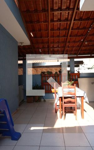 Casa à venda com 220m², 4 quartos e 4 vagasQuintal