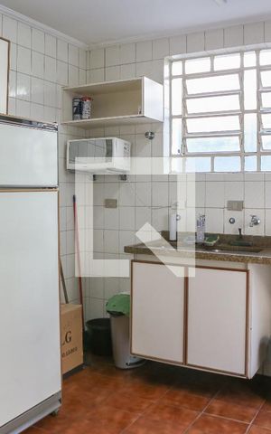 Casa à venda com 520m², 6 quartos e 16 vagas Casa à venda com 520m², 6 quartos e 16 vagasCozinha