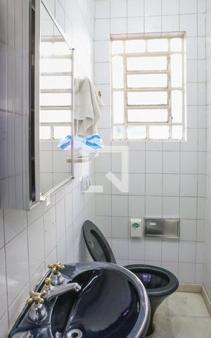 Casa à venda com 520m², 6 quartos e 16 vagas Casa à venda com 520m², 6 quartos e 16 vagasLavabo 4