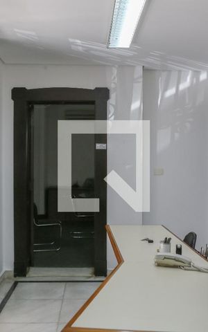 Casa à venda com 520m², 6 quartos e 16 vagas Casa à venda com 520m², 6 quartos e 16 vagasEntrada