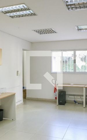 Casa à venda com 520m², 6 quartos e 16 vagas Casa à venda com 520m², 6 quartos e 16 vagasEscritório 3