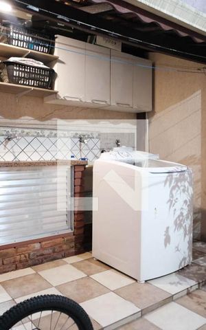 Casa à venda com 110m², 2 quartos e 1 vaga Casa à venda com 110m², 2 quartos e 1 vagaÁrea de serviço