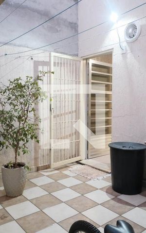 Casa à venda com 110m², 2 quartos e 1 vaga Casa à venda com 110m², 2 quartos e 1 vagaÁrea de serviço