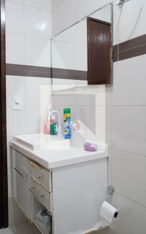 Casa à venda com 110m², 2 quartos e 1 vaga Casa à venda com 110m², 2 quartos e 1 vagaBanheiro