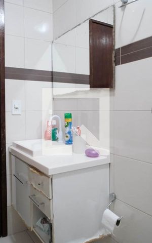 Casa à venda com 110m², 2 quartos e 1 vaga Casa à venda com 110m², 2 quartos e 1 vagaBanheiro