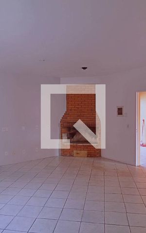 Casa à venda com 315m², 3 quartos e 4 vagas Casa à venda com 315m², 3 quartos e 4 vagasCozinha
