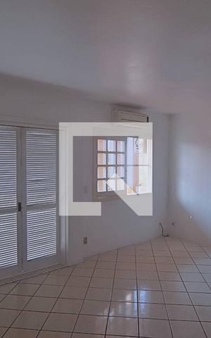 Casa à venda com 315m², 3 quartos e 4 vagas Casa à venda com 315m², 3 quartos e 4 vagasSuíte