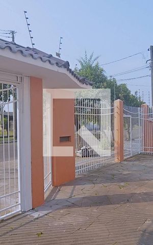 Casa à venda com 315m², 3 quartos e 4 vagas Casa à venda com 315m², 3 quartos e 4 vagasPátio