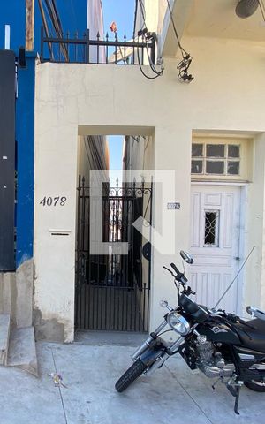 Casa para alugar com 18m², 1 quarto e sem vaga Casa para alugar com 18m², 1 quarto e sem vagaFachada