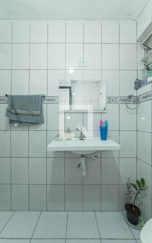 Apartamento à venda com 70m², 3 quartos e sem vaga Apartamento à venda com 70m², 3 quartos e sem vagaBanheiro