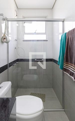 Casa à venda com 241m², 4 quartos e 5 vagas Casa à venda com 241m², 4 quartos e 5 vagasBanheiro da suíte 1