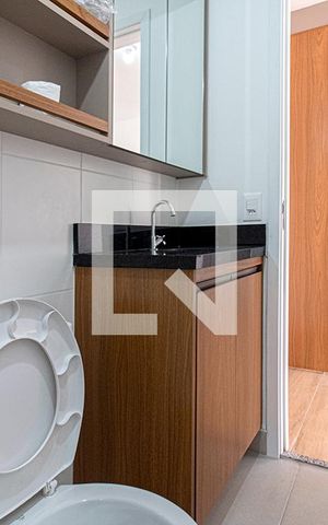 Apartamento para alugar com 37m², 2 quartos e sem vaga Apartamento para alugar com 37m², 2 quartos e sem vagabanheiro social_3
