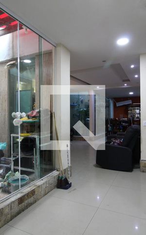 Casa de condomínio à venda com 350m², 3 quartos e sem vagaJardim de Inverno