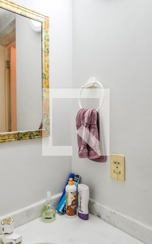 Casa à venda com 214m², 2 quartos e 1 vagaBanheiro de serviço