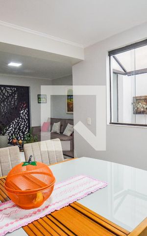 Casa à venda com 214m², 2 quartos e 1 vagaSala de Jantar