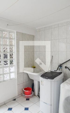 Casa à venda com 214m², 2 quartos e 1 vagaÁrea de Serviço
