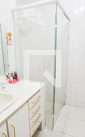 Casa à venda com 214m², 2 quartos e 1 vagaBanheiro da Suíte 1