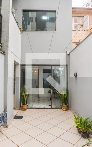 Casa à venda com 214m², 2 quartos e 1 vagaQuintal
