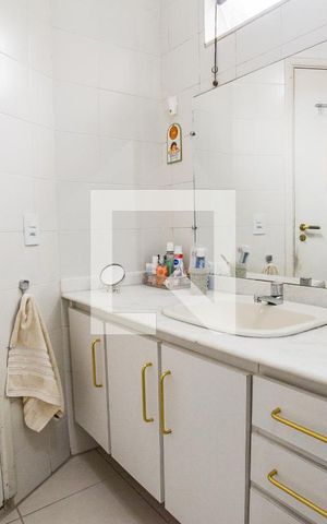 Casa à venda com 214m², 2 quartos e 1 vagaBanheiro da Suíte 1