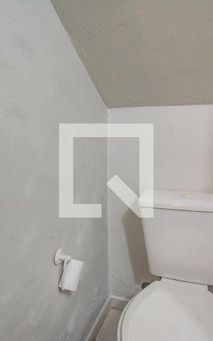 Casa à venda com 214m², 2 quartos e 1 vagaBanheiro de serviço