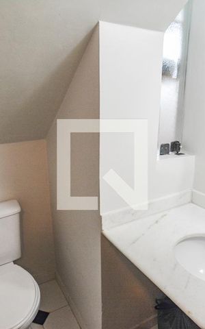 Casa à venda com 214m², 2 quartos e 1 vagaBanheiro de serviço