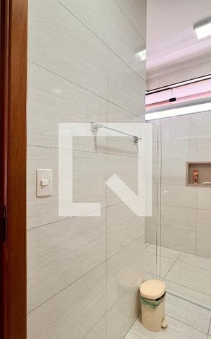 Casa à venda com 212m², 3 quartos e 5 vagas Casa à venda com 212m², 3 quartos e 5 vagasBanheiro da Suíte 3
