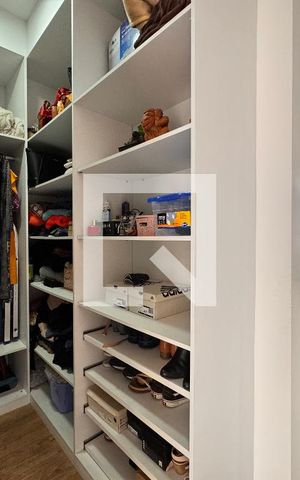 Casa à venda com 212m², 3 quartos e 5 vagas Casa à venda com 212m², 3 quartos e 5 vagasCloset da suíte 3