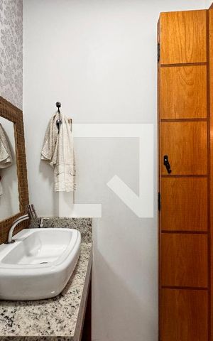 Casa à venda com 212m², 3 quartos e 5 vagas Casa à venda com 212m², 3 quartos e 5 vagasLavabo