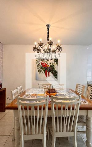 Casa à venda com 212m², 3 quartos e 5 vagas Casa à venda com 212m², 3 quartos e 5 vagasCozinha