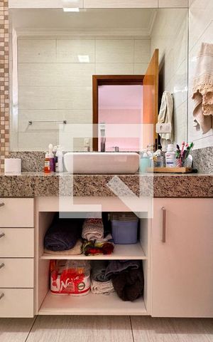 Casa à venda com 212m², 3 quartos e 5 vagas Casa à venda com 212m², 3 quartos e 5 vagasBanheiro da Suíte 3