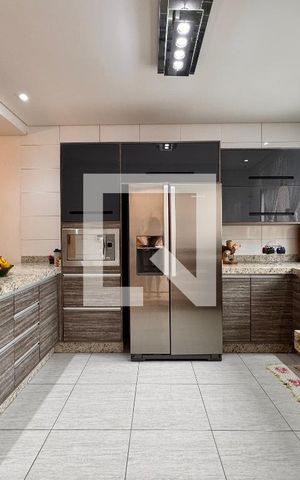 Casa à venda com 212m², 3 quartos e 5 vagas Casa à venda com 212m², 3 quartos e 5 vagasCozinha