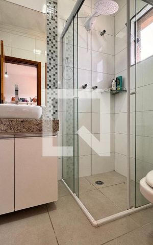 Casa à venda com 212m², 3 quartos e 5 vagas Casa à venda com 212m², 3 quartos e 5 vagasBanheiro da Suíte 2