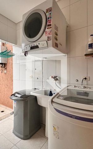 Casa à venda com 212m², 3 quartos e 5 vagas Casa à venda com 212m², 3 quartos e 5 vagasLavanderia