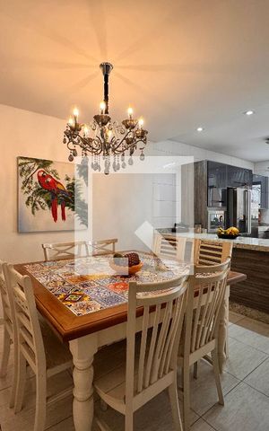 Casa à venda com 212m², 3 quartos e 5 vagas Casa à venda com 212m², 3 quartos e 5 vagasCozinha
