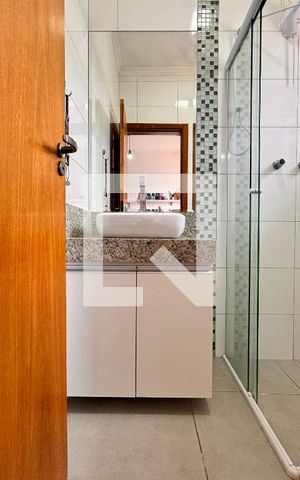 Casa à venda com 212m², 3 quartos e 5 vagas Casa à venda com 212m², 3 quartos e 5 vagasBanheiro da Suíte 2