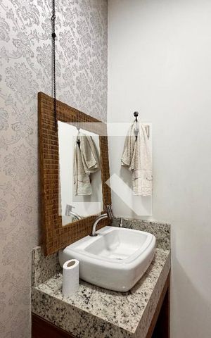 Casa à venda com 212m², 3 quartos e 5 vagas Casa à venda com 212m², 3 quartos e 5 vagasLavabo