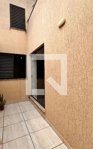 Casa à venda com 212m², 3 quartos e 5 vagas Casa à venda com 212m², 3 quartos e 5 vagasJardim de inverno