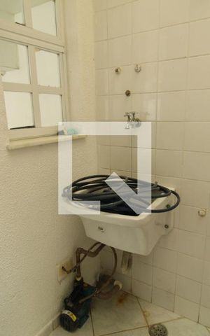 Casa de condomínio à venda com 81m², 3 quartos e 1 vagaÁrea de serviço