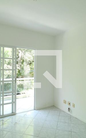 Casa de condomínio à venda com 81m², 3 quartos e 1 vagaSuíte 
