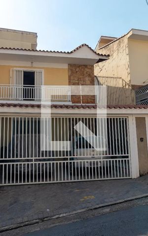 Casa à venda com 150m², 3 quartos e 2 vagasFachada