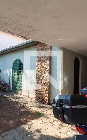 Casa à venda com 220m², 2 quartos e 2 vagas Casa à venda com 220m², 2 quartos e 2 vagasGaragem