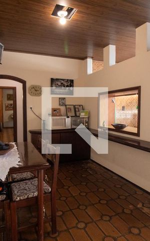 Casa à venda com 220m², 2 quartos e 2 vagas Casa à venda com 220m², 2 quartos e 2 vagasSala de Jantar