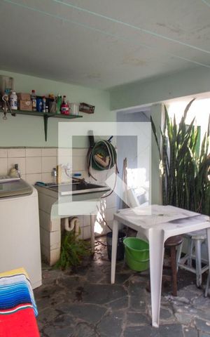 Casa à venda com 220m², 2 quartos e 2 vagas Casa à venda com 220m², 2 quartos e 2 vagasÁrea de Serviço